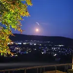 Eventlocation & Schloss Neuburg 호텔 *