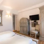 Eventlocation & Schloss Neuburg 호텔