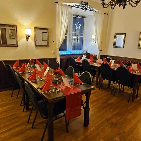 호텔 Eventlocation & Schloss Neuburg Obrigheim (Neckar-Odenwald-Kreis)
