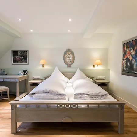 Eventlocation & Schloss Neuburg Hotel *