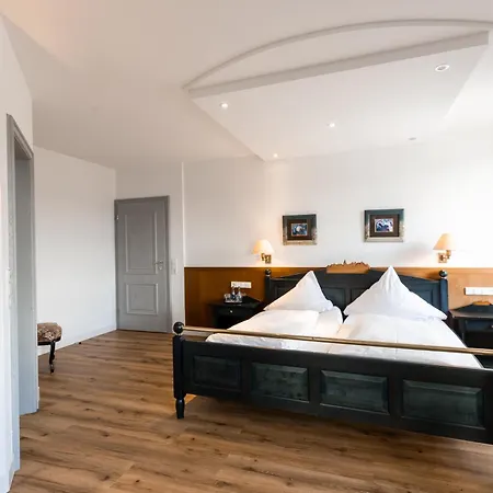 Hotel Eventlocation & Schloss Neuburg *
