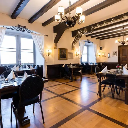 호텔 Eventlocation & Schloss Neuburg *