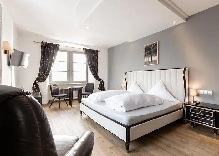 Отель Eventlocation & Schloss Neuburg Obrigheim (Neckar-Odenwald-Kreis)