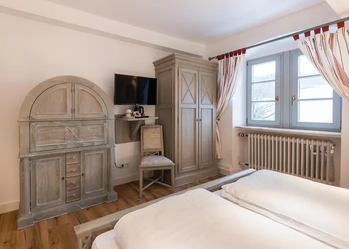 Eventlocation & Schloss Neuburg Отель