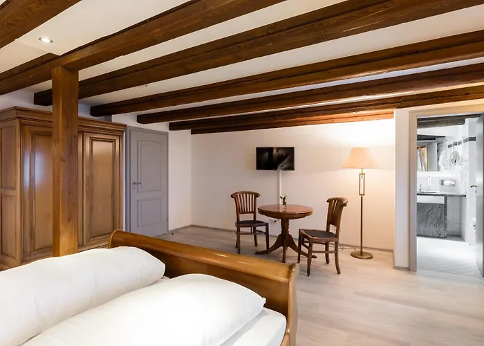 Отель Eventlocation & Schloss Neuburg *