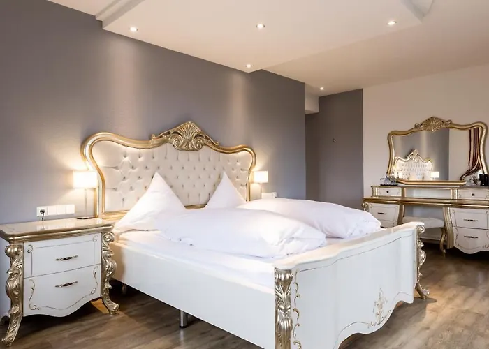 Eventlocation & Schloss Neuburg Отель