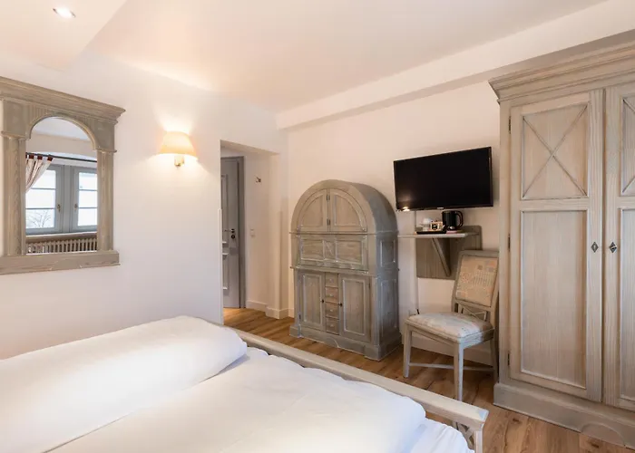 Eventlocation & Schloss Neuburg Отель