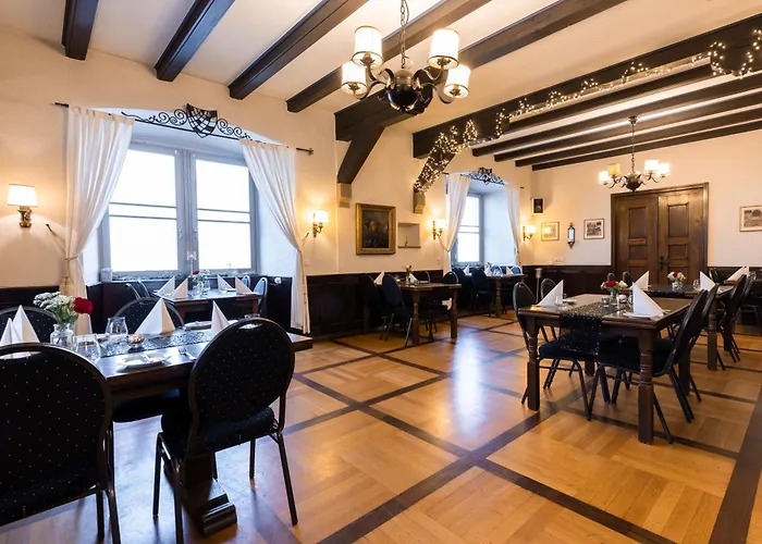 Отель Eventlocation & Schloss Neuburg *