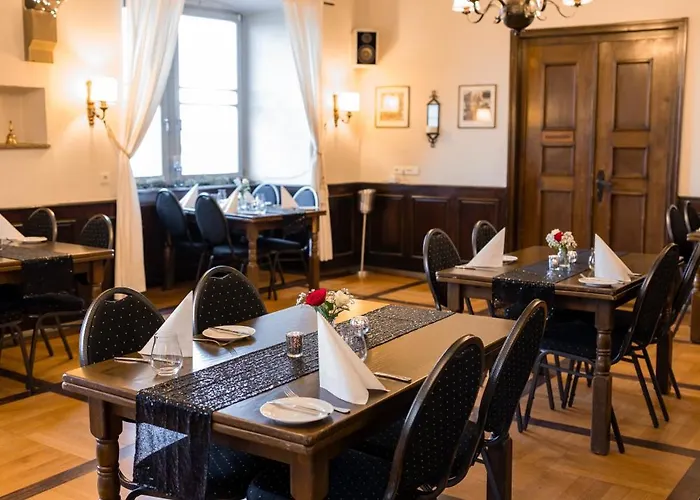 Отель Eventlocation & Schloss Neuburg